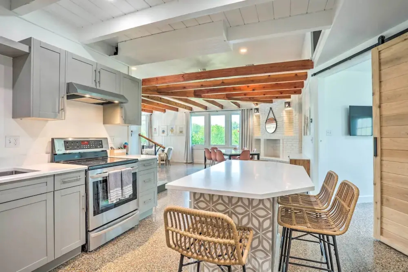 Hutchinson Island Cottage: Steps to the Beach