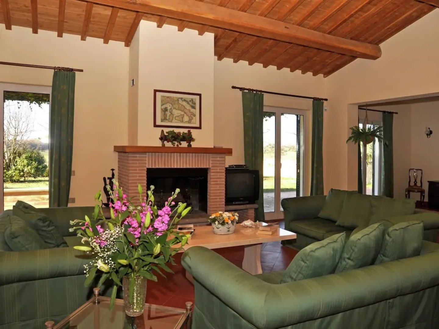 Villa in Lazio With Pool and Vineyards