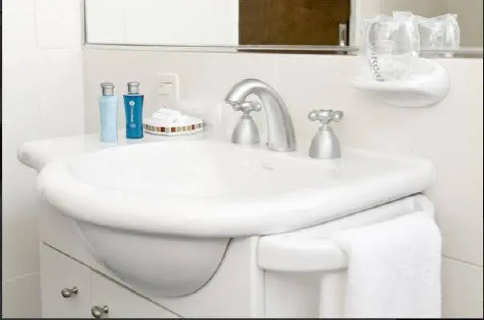 Cetro Real Condominium & Suites