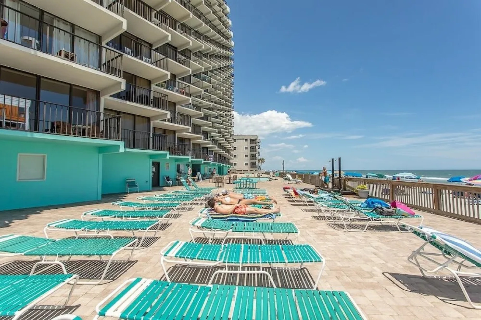 Royal Garden Resort 212 1 Bedroom Condo by Redawning