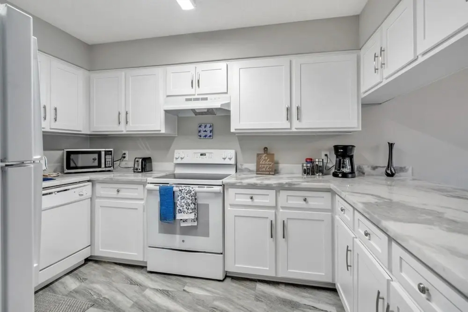 Eagles Nest 2 Bedroom Townhouse by Redawning