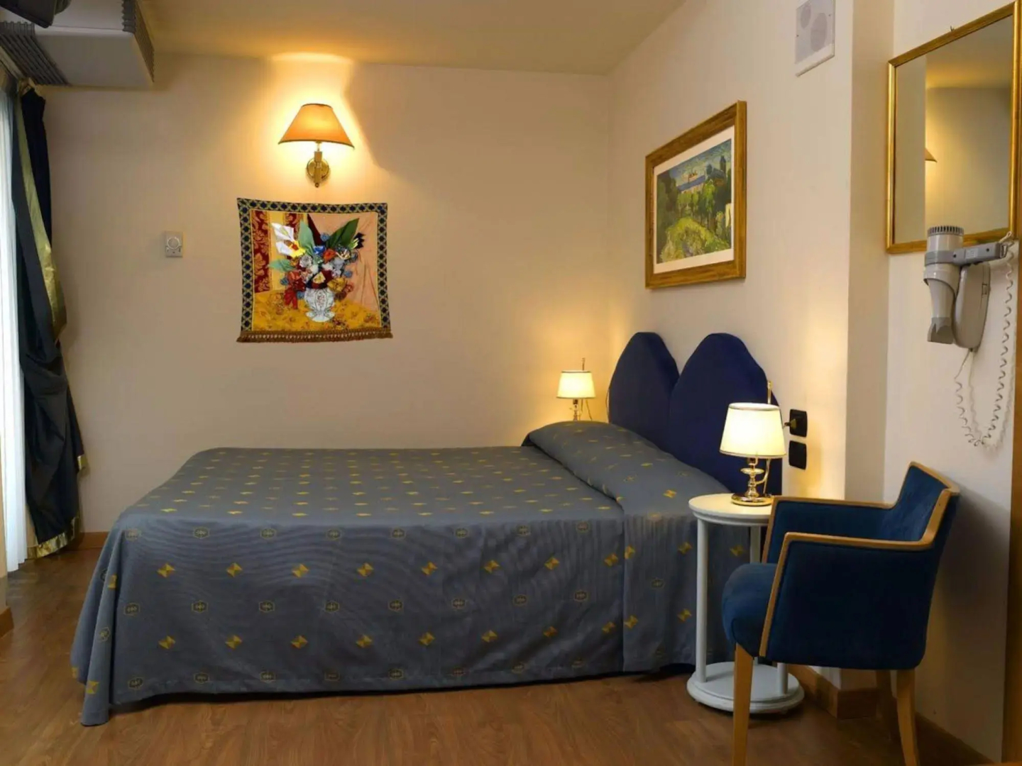 International Hotel & Suite