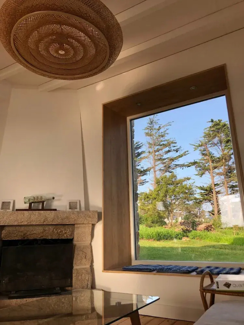 Superb sea View / Private Beach Access