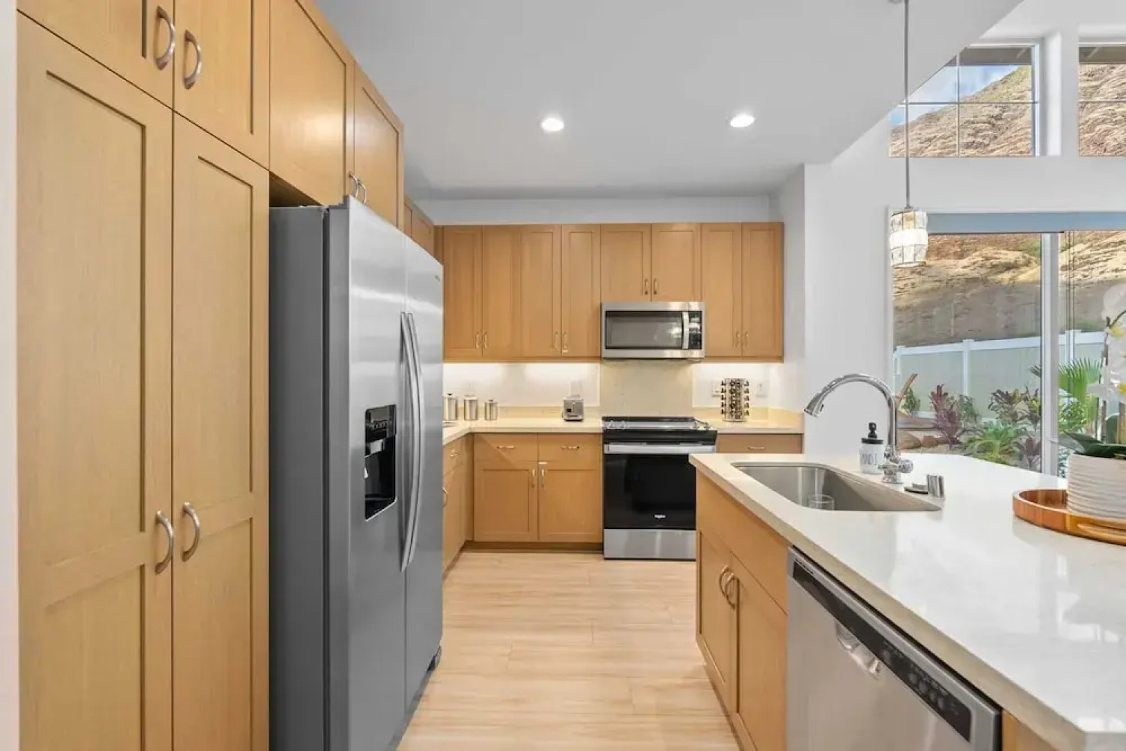 Ocean Views, Modern New Build, Yard 10min to Beach Ocean Escape by Avantstay