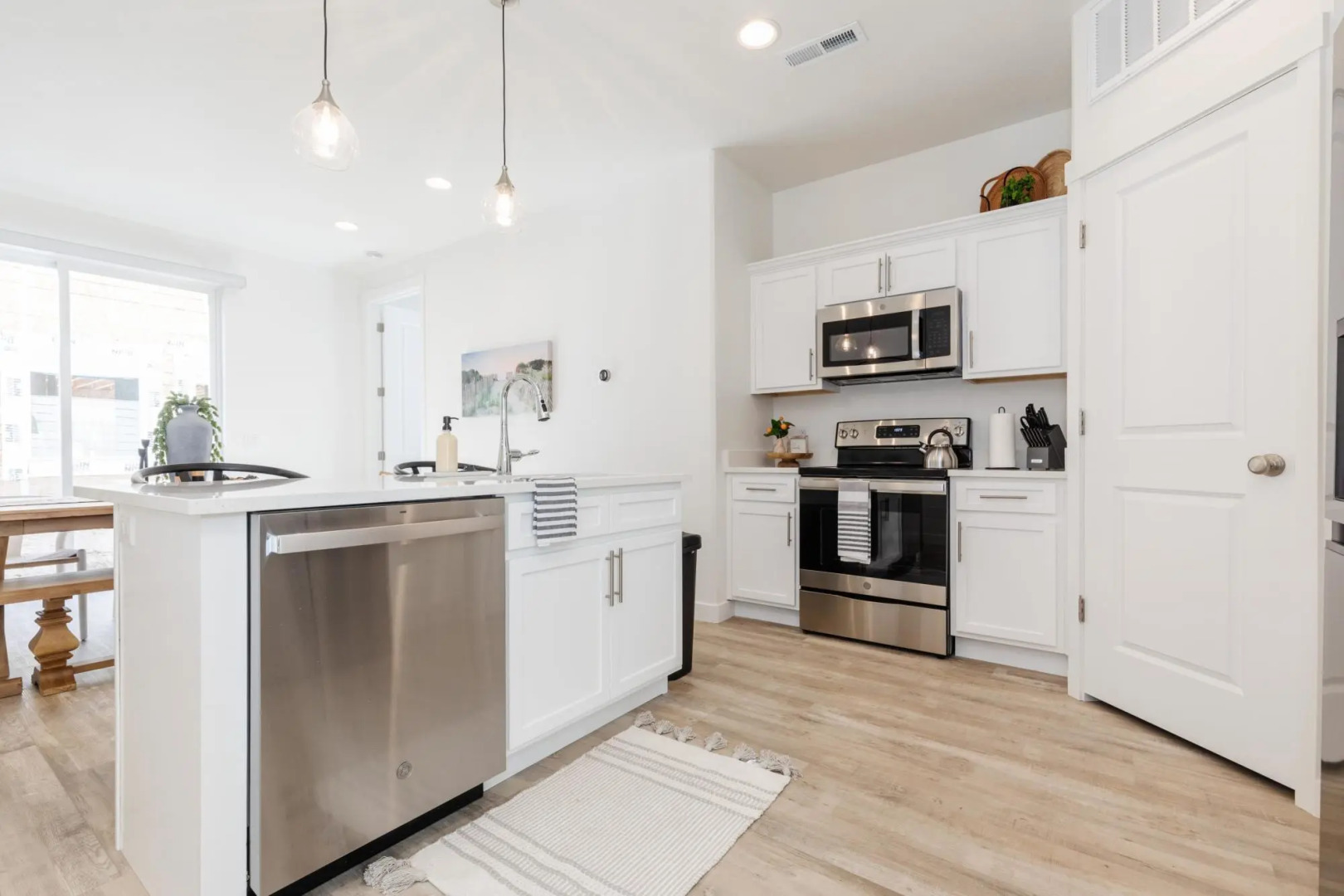 New Designer Townhome w Trailer Parking Games