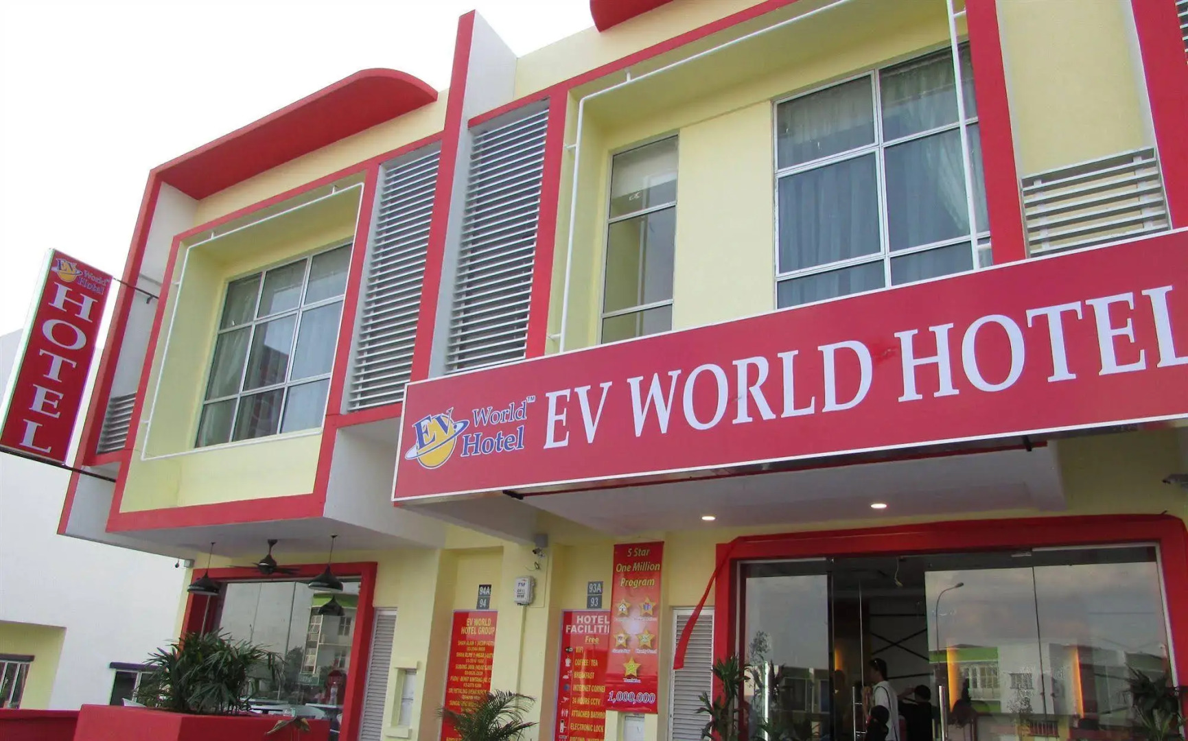EV World Hotel Enstek near KLIA & KLIA 2