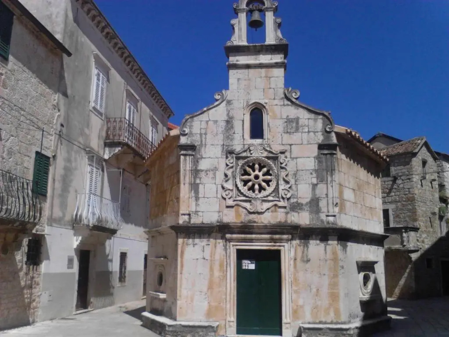 Apartments and Rooms Dobrila