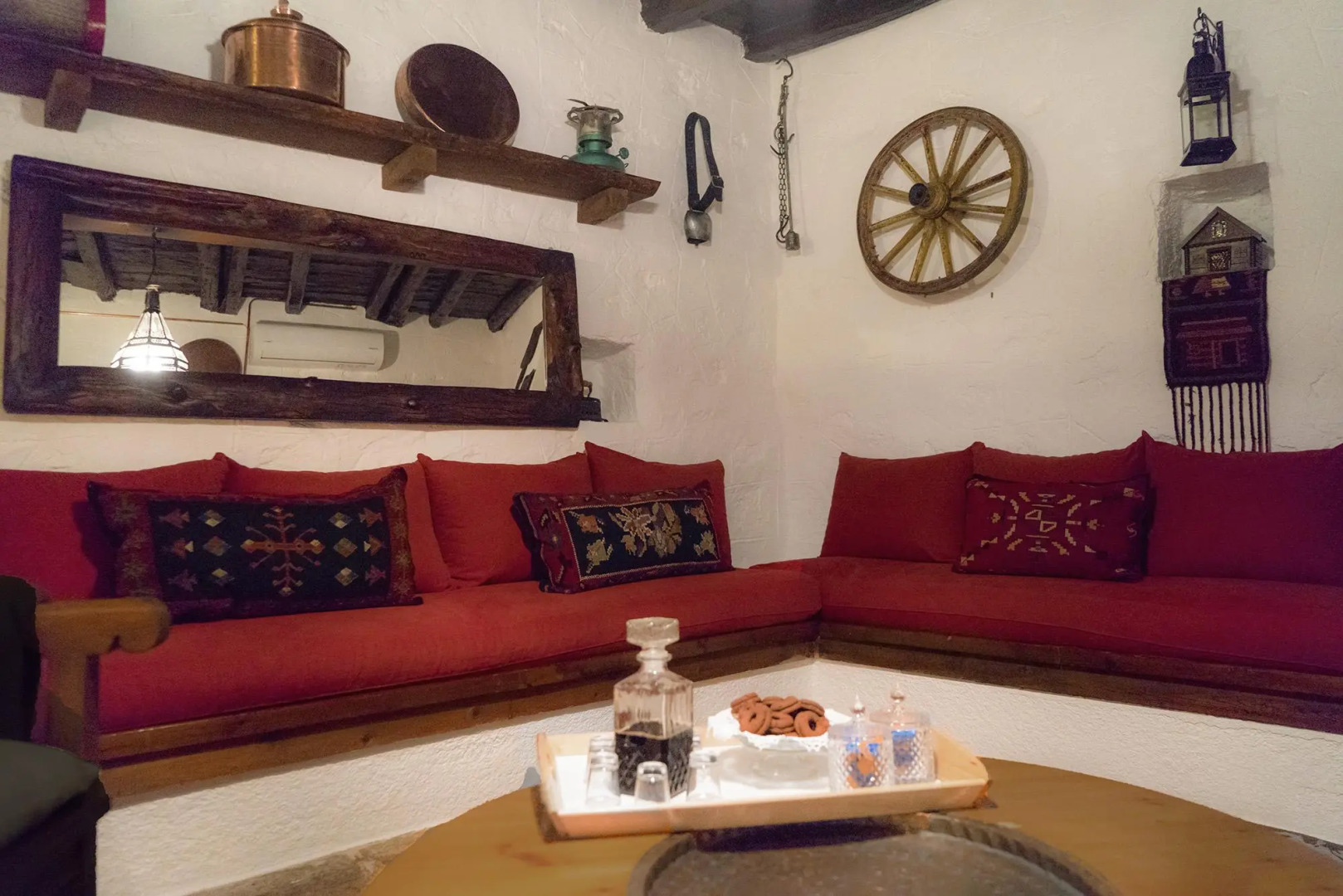 Dandy on the Hill in Parnassus Villa Pasifne up to Nine People