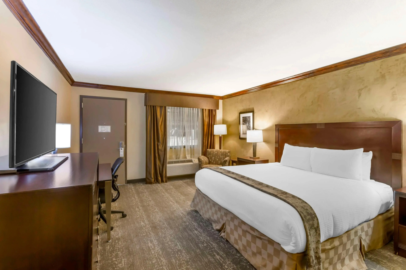 Best Western Plus Raton Hotel