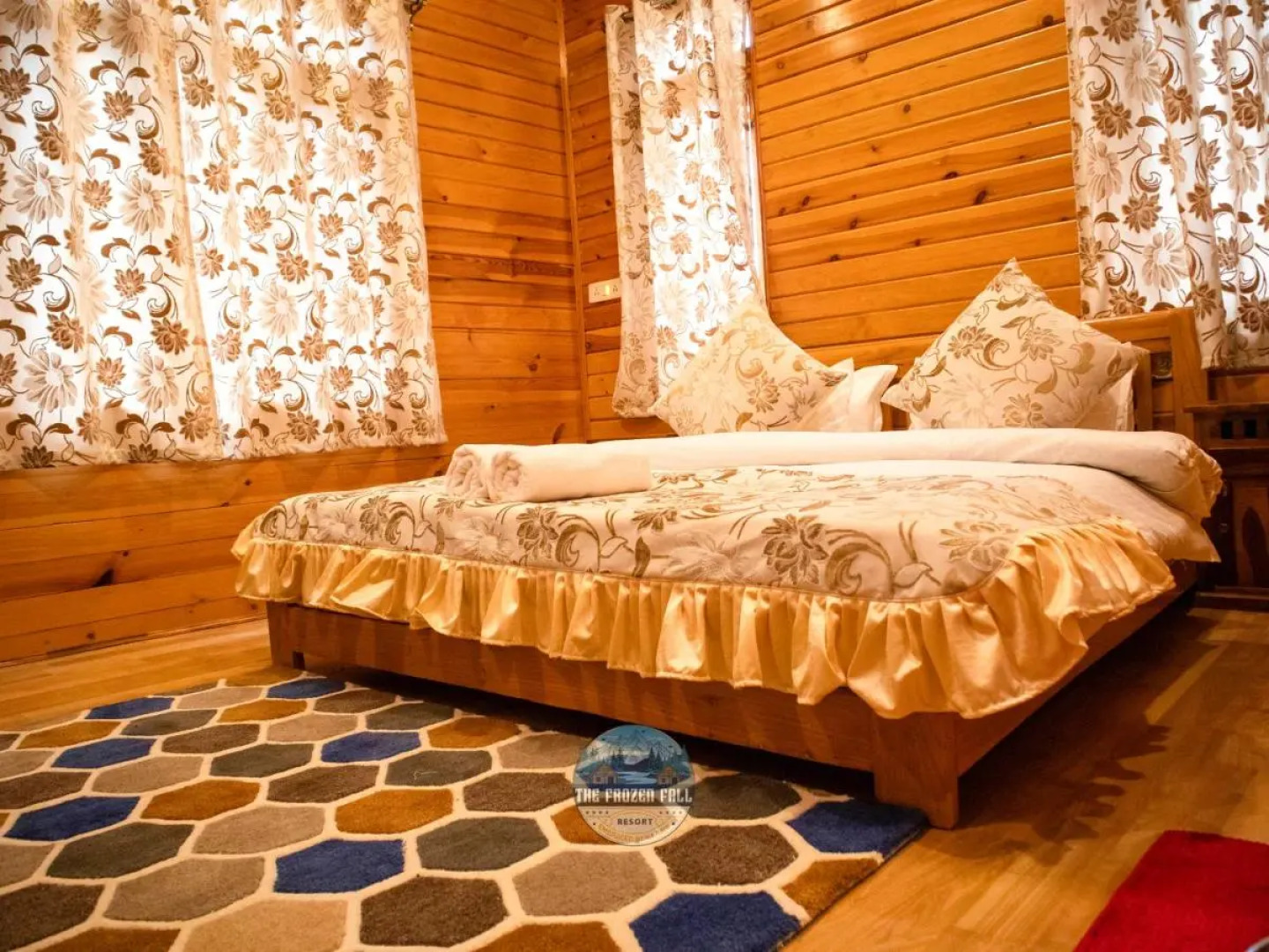 The FrozenFall Resort - Gulmarg