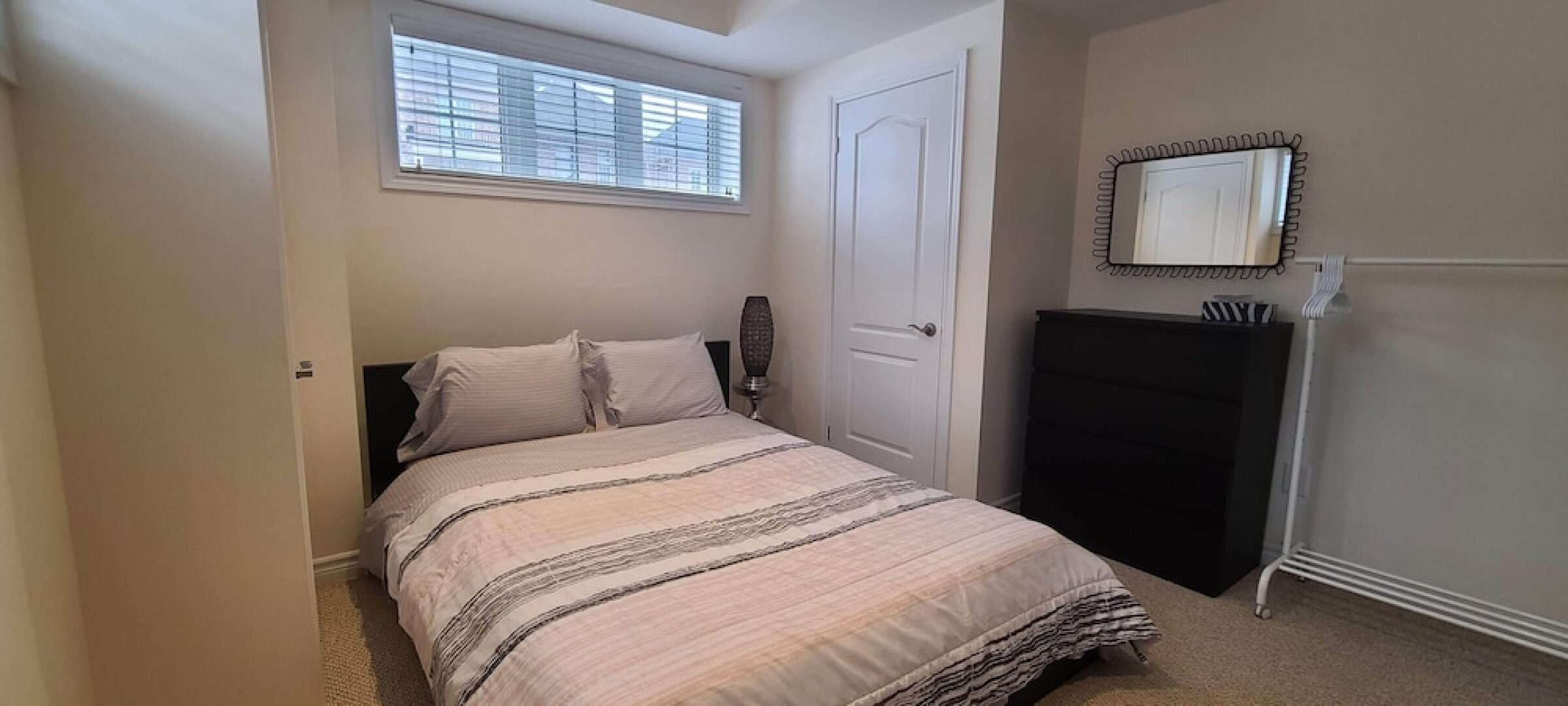 Spacious 2 BR, 3 Beds, Sleeps 6, Kitchen, Laundry