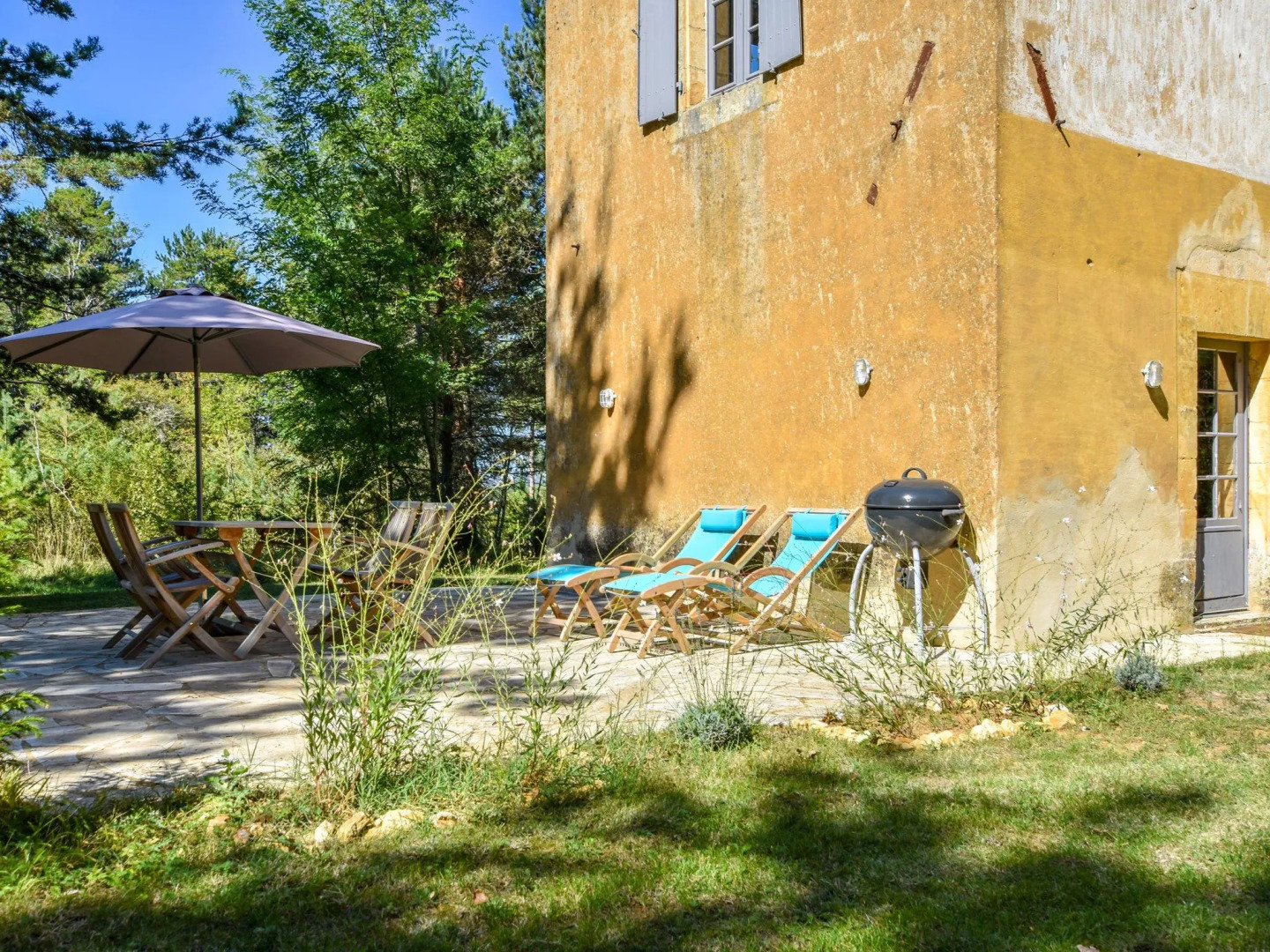 Cozy Holiday Home in Saint-Germain-de-Belves with Garden