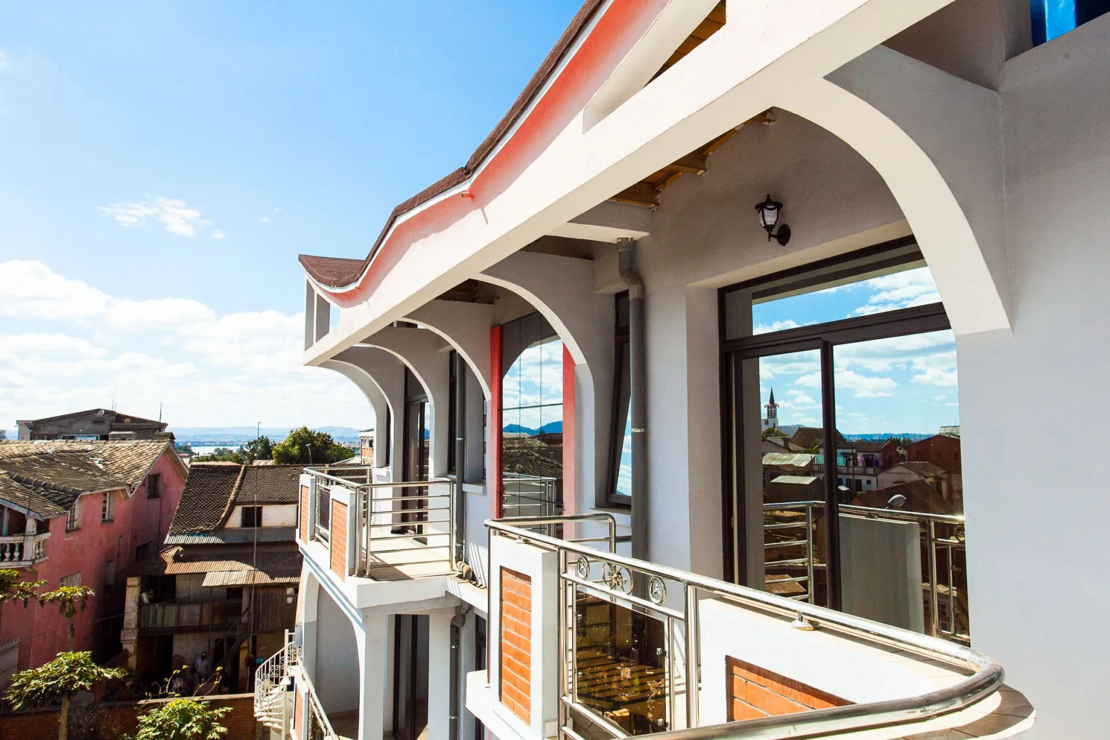 Oceanis Home & Voyages