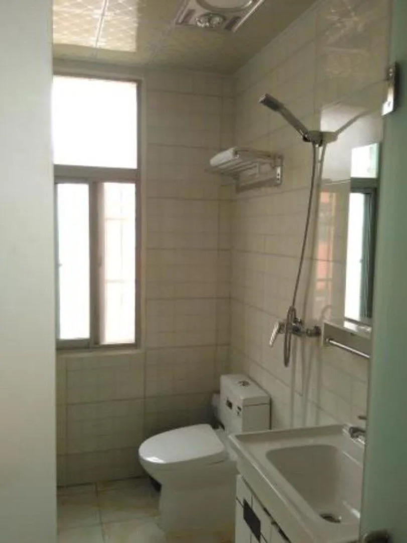 Xianyang Run 8 Business Hotel