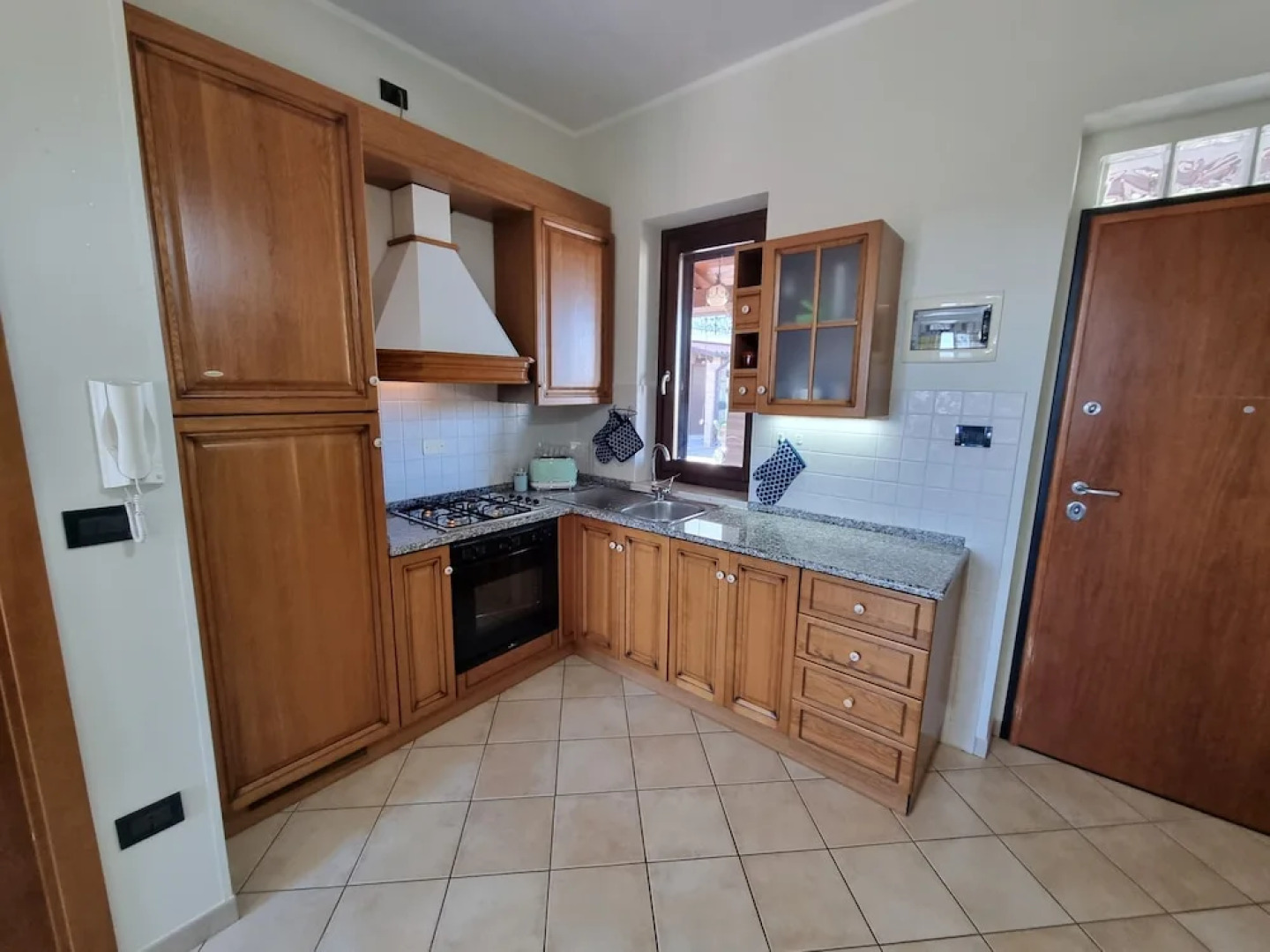 La Vigna di Ranco Ltd N3352