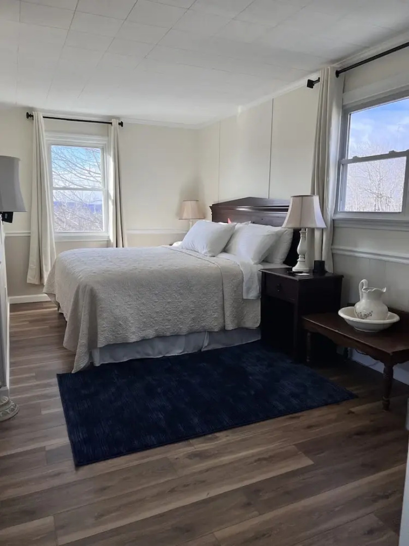 Whitcomb Summit Retreat