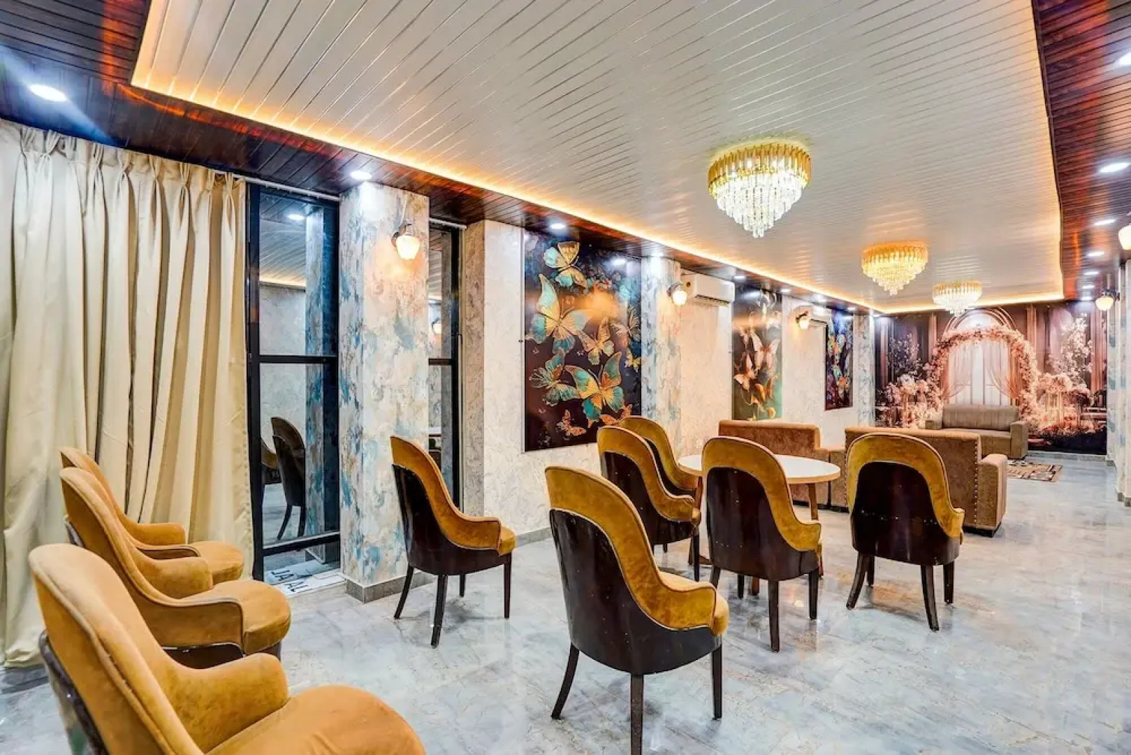 Fabhotel Dream Palace I