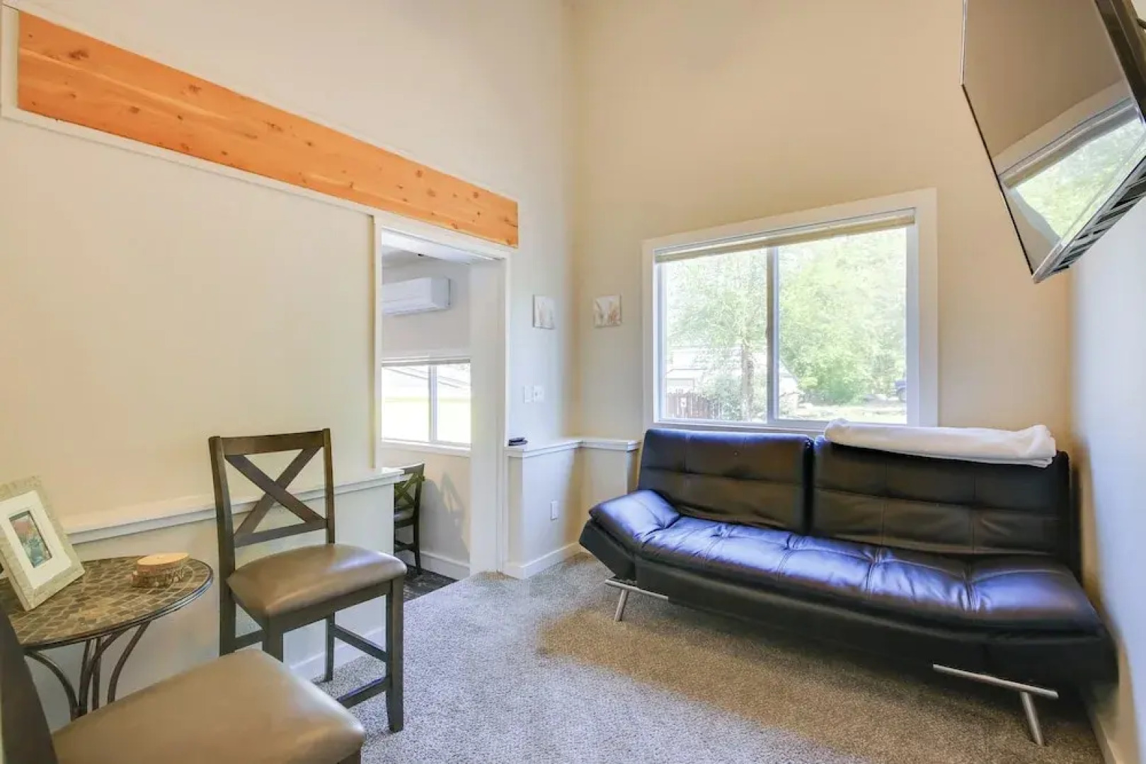 ~14 Mi to Schweitzer Mtn: Lakefront Home