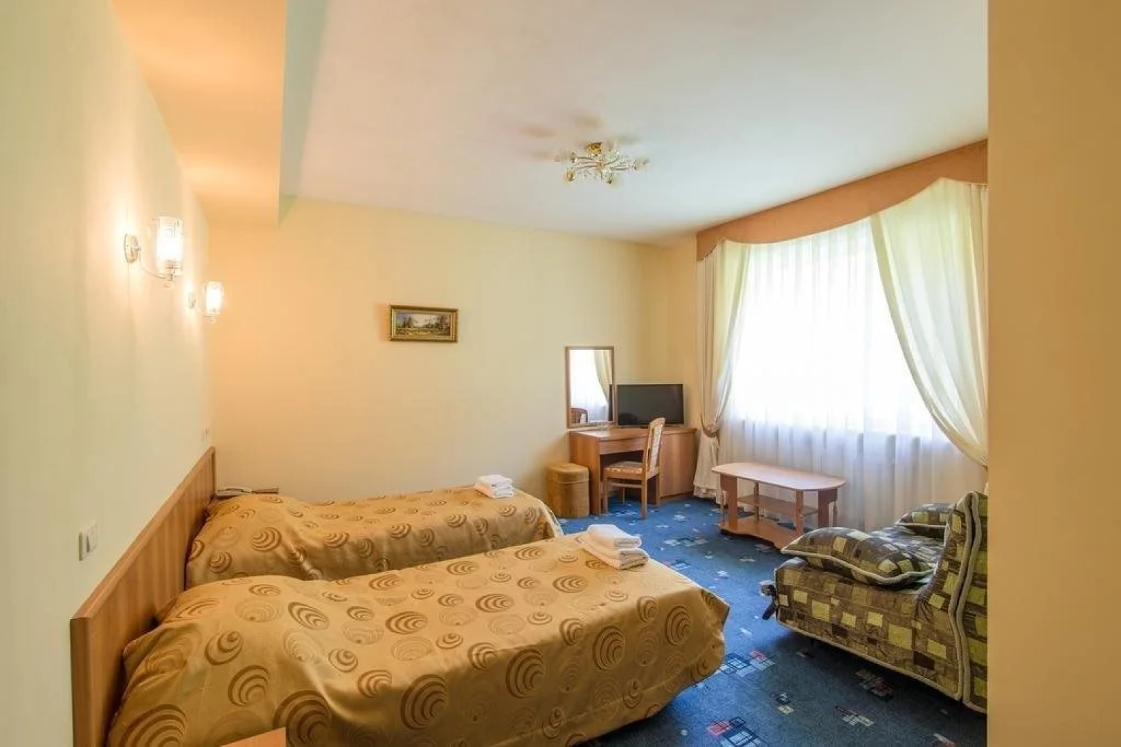 Отель София