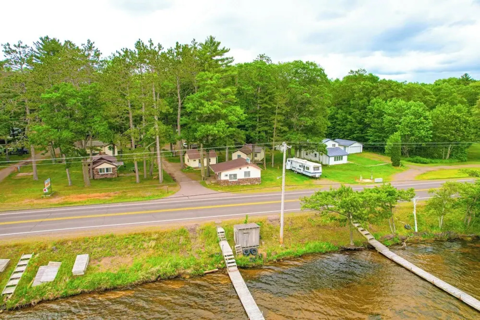 Wisconsin Lakeside Cottage w/ Deck, Views