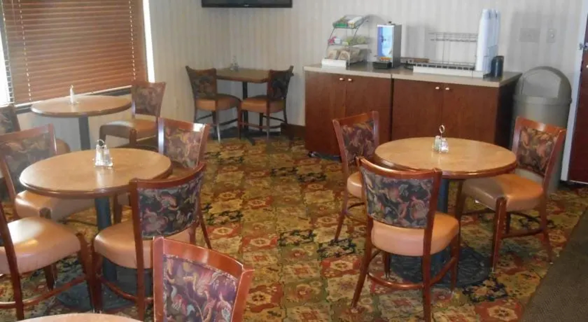 GuestHouse Inn & Suites