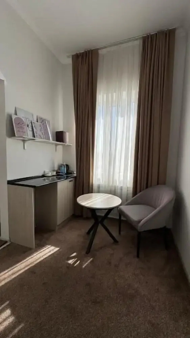 UNO Hotel Jalal-Abad