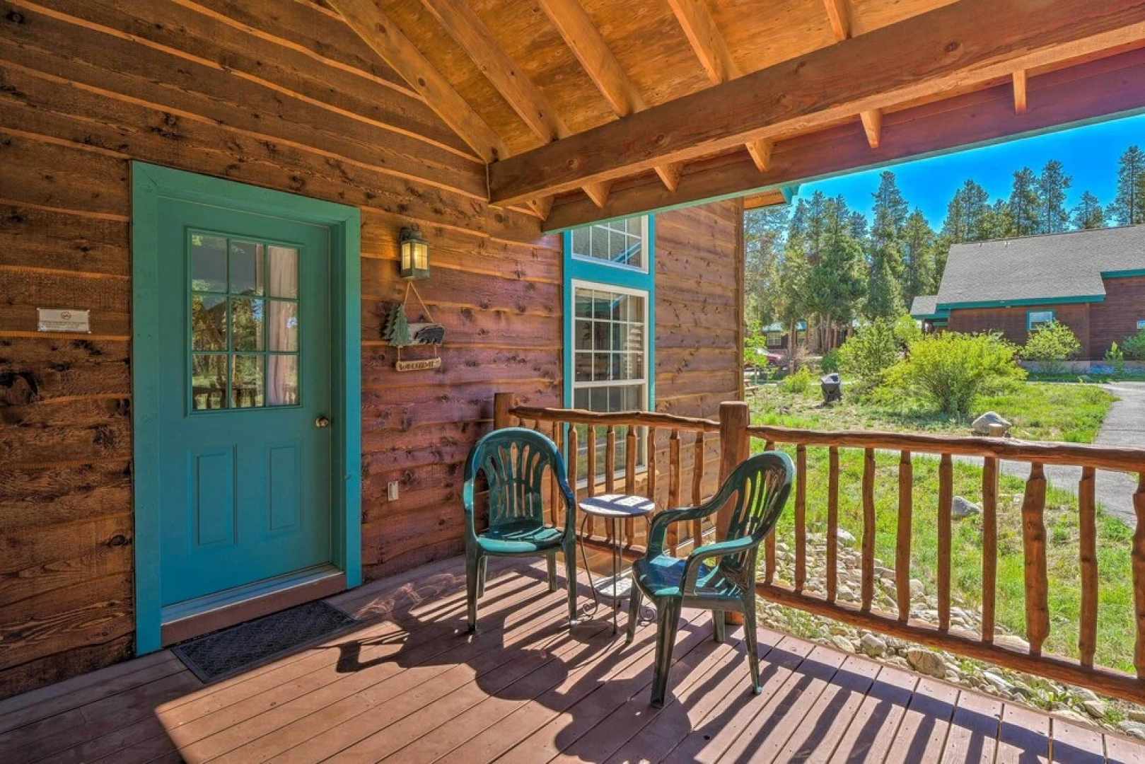 6 Mi to Turquoise Lake: Retreat w/ Covered Deck!