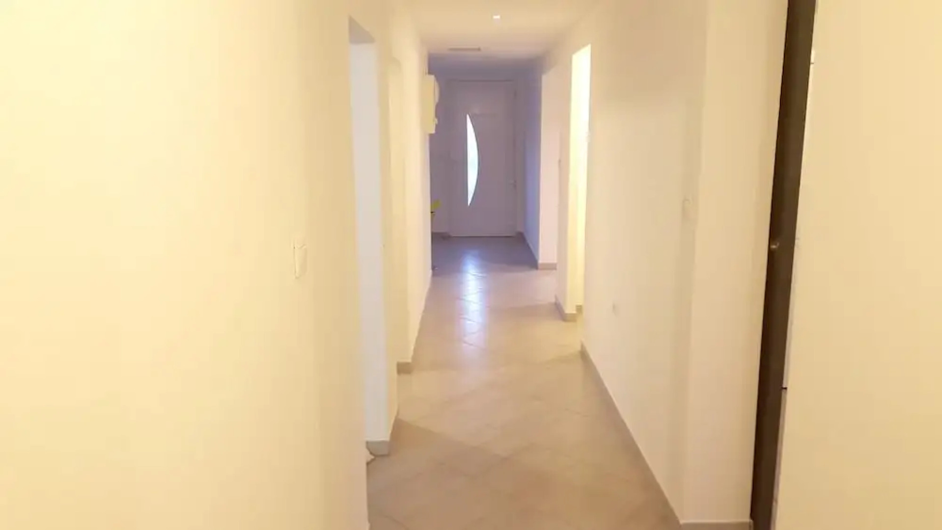 Apartment With 2 Bedrooms in Saint-mitre-les-remparts, With Wonderful sea View, Furnished Terrace and Wifi - 10 km From the Beach