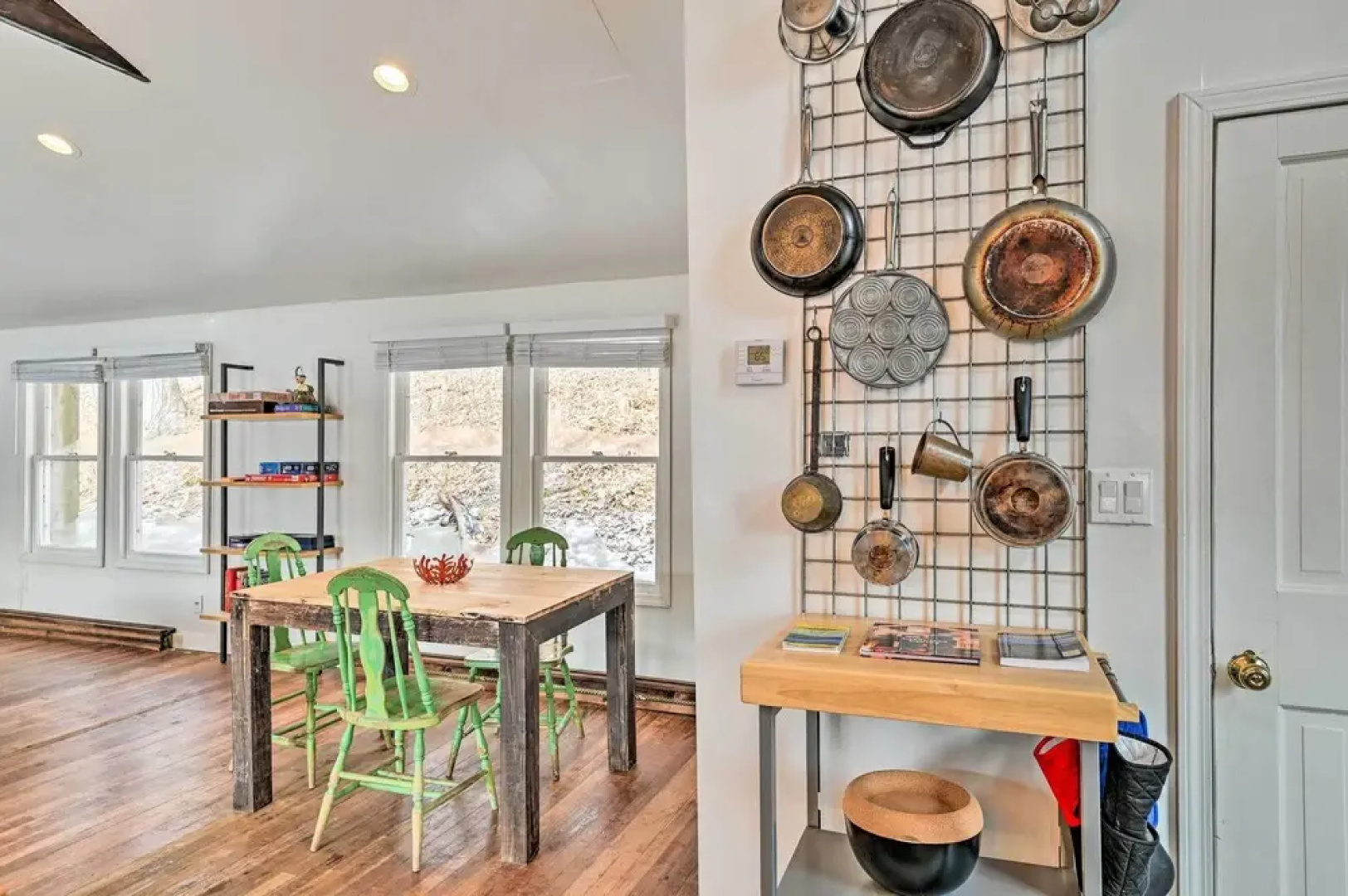 Chic Prattsville Studio w/ Private Hot Tub!