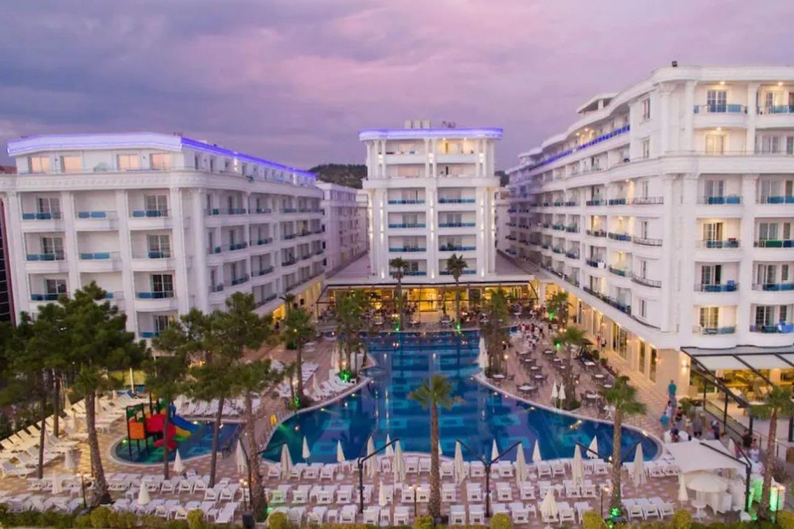 Grand Blue FAFA Resort & Spa