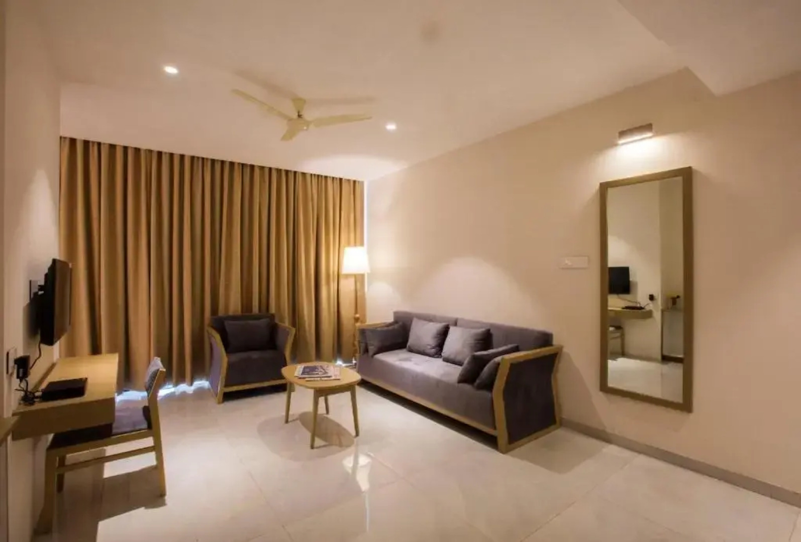 Sapphire Premium Hotel & Suite