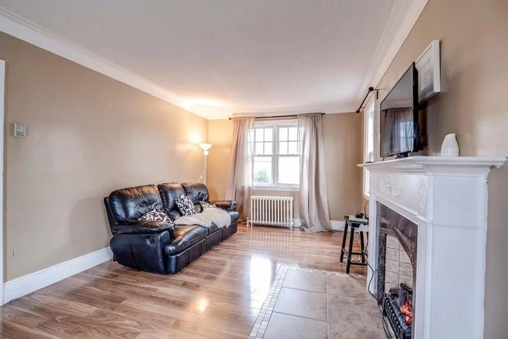 Convenient & Comfortable Manor