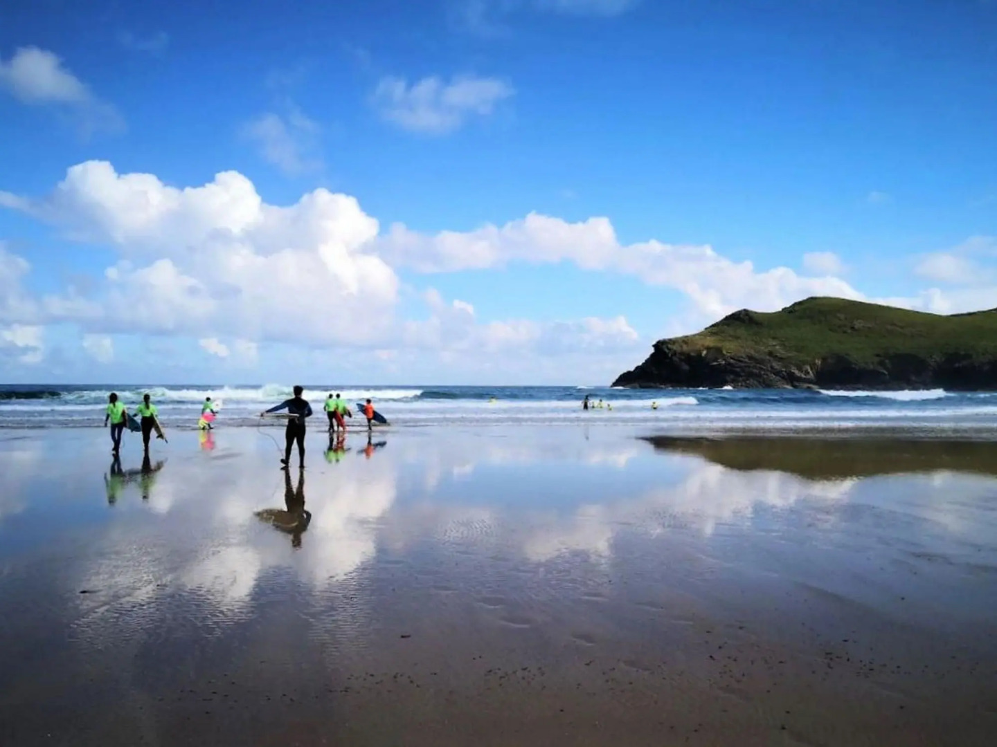 Traditional Villa in O Val, Narón With Pool