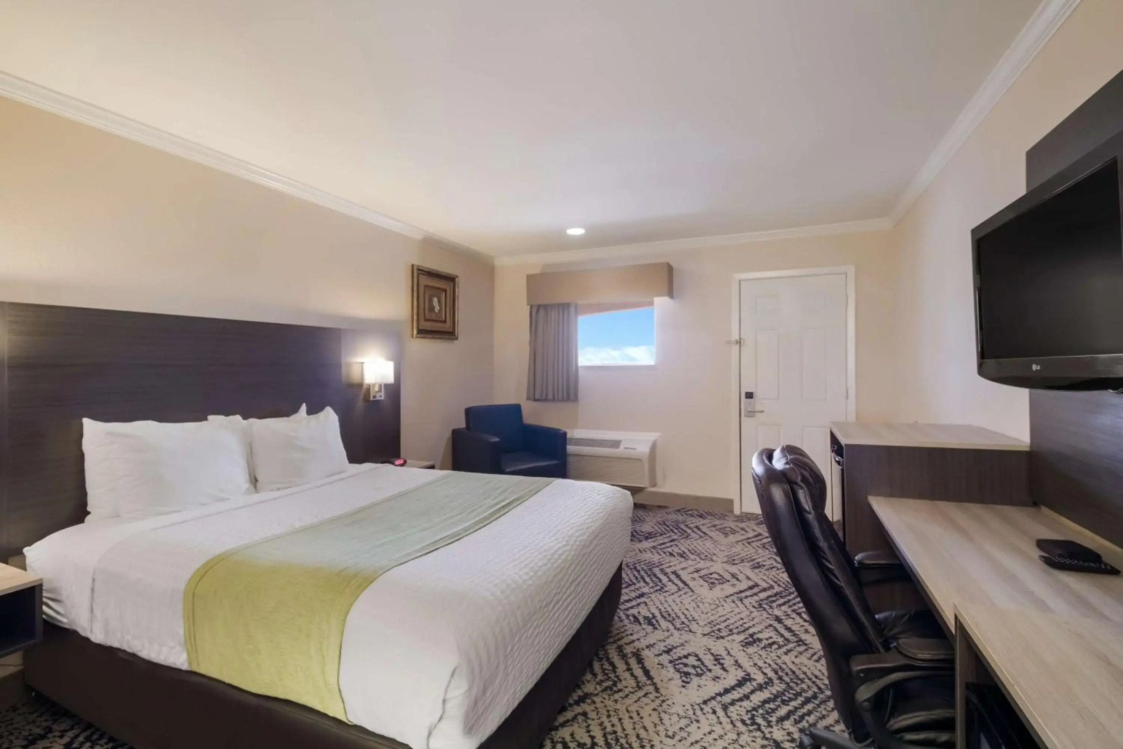 Holiday Inn Express Hotel & Suites Pittsburg by IHG