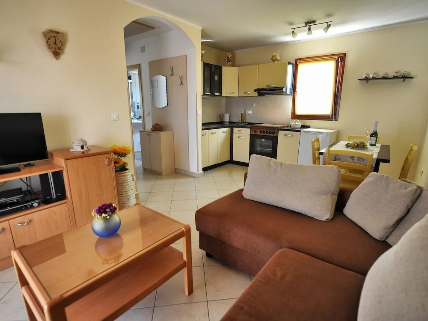 Modern Holiday Home With Covered Terrace and Private Garden