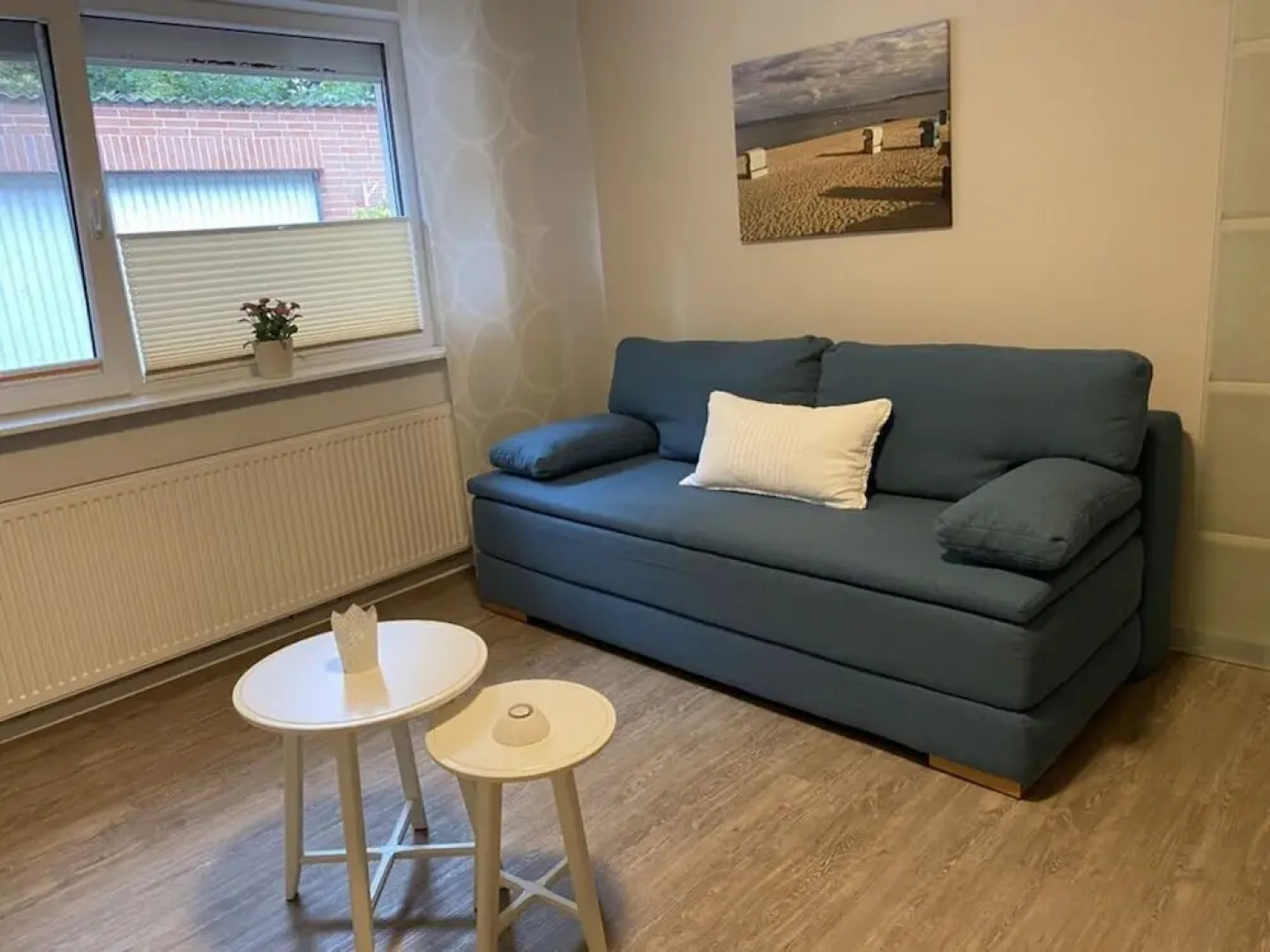 2 Rena Modern Retreat