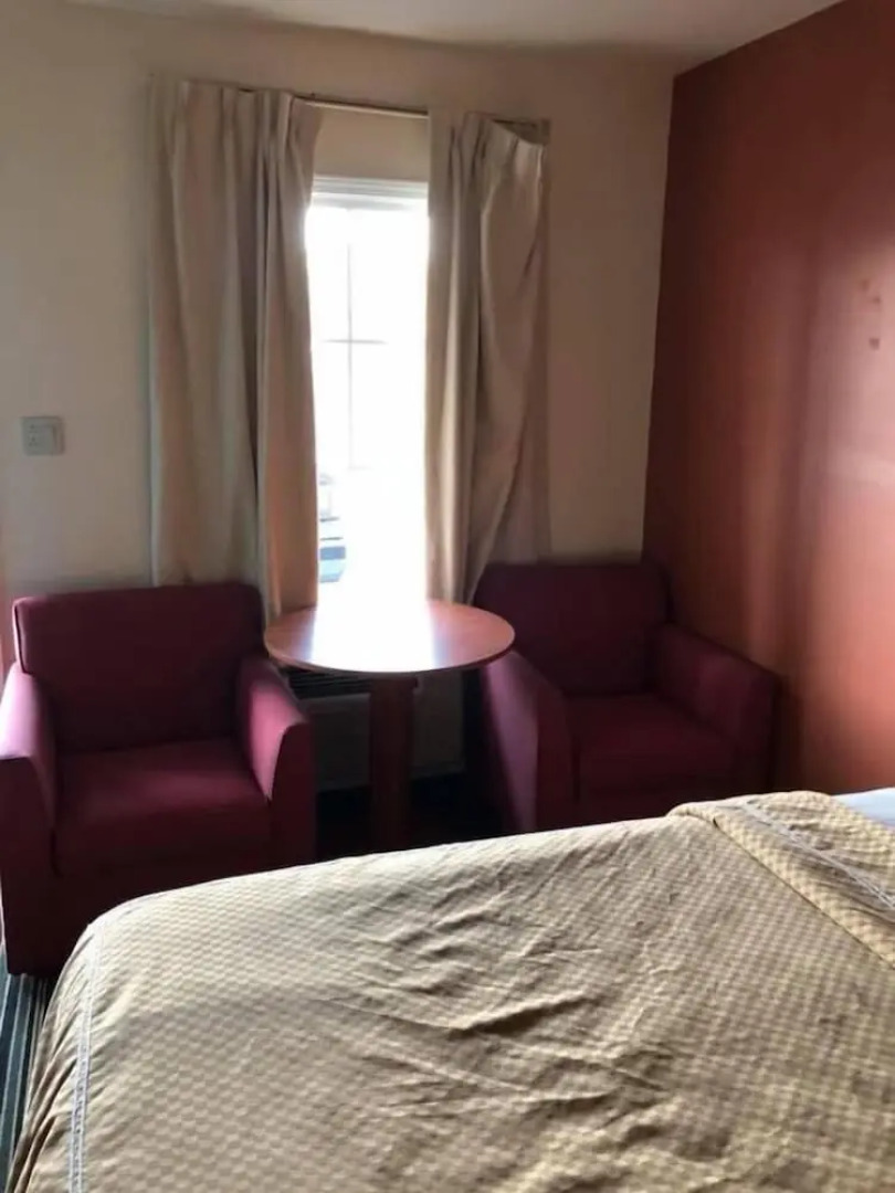 Scottish Inn & Suites