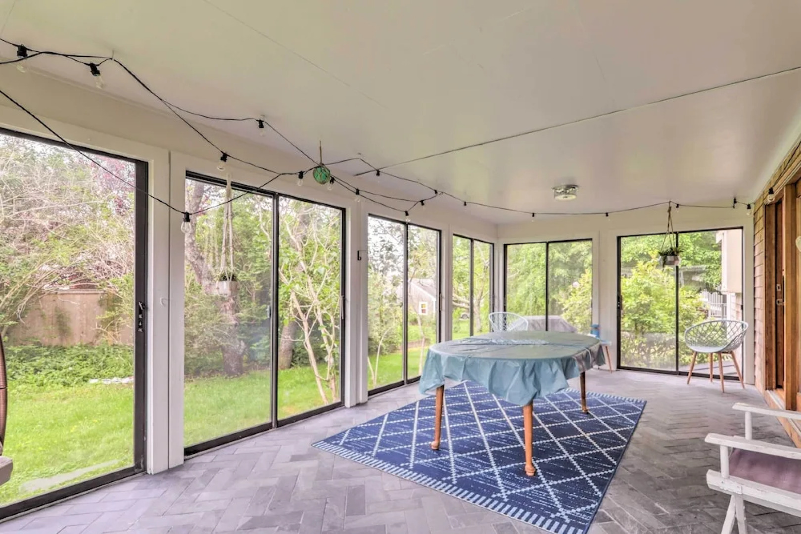 Walk to Main Street: Cozy Cottage in Hyannis