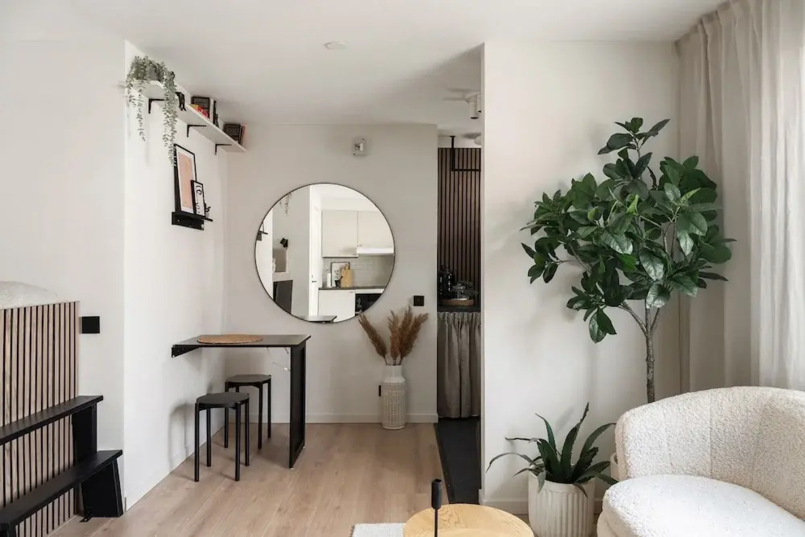 Home Away Apartments