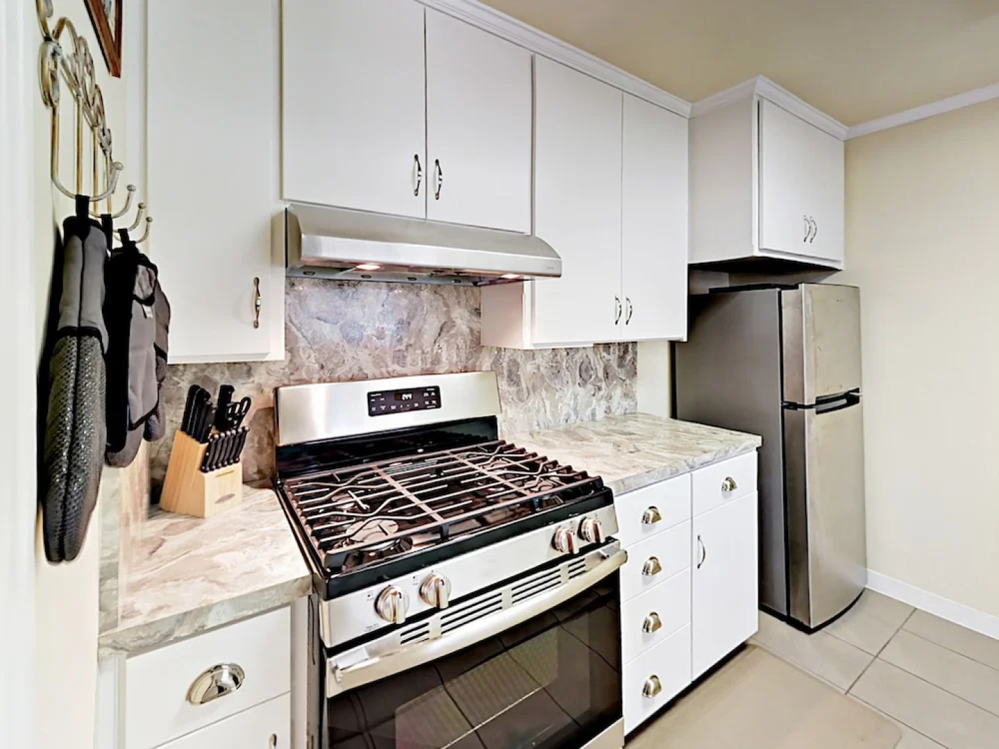 5305 Olmeda Cabin 2 Bedrooms 1 Bathroom Cabin