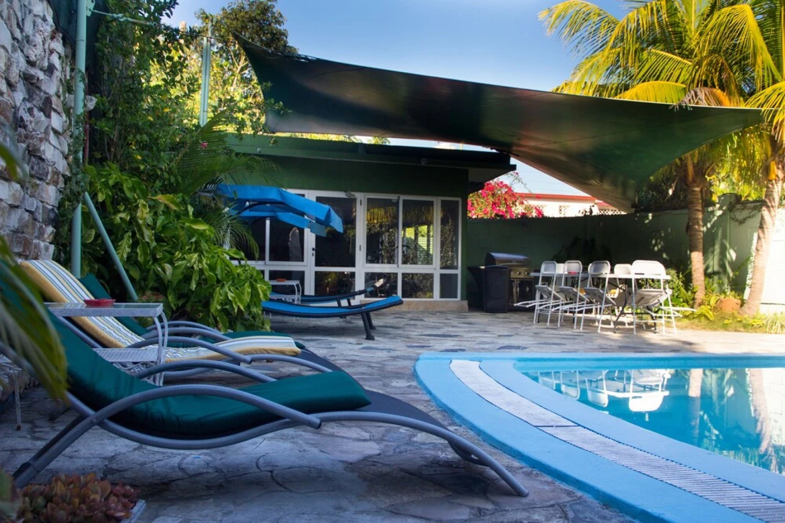 6 Bedrooms Pool Villa