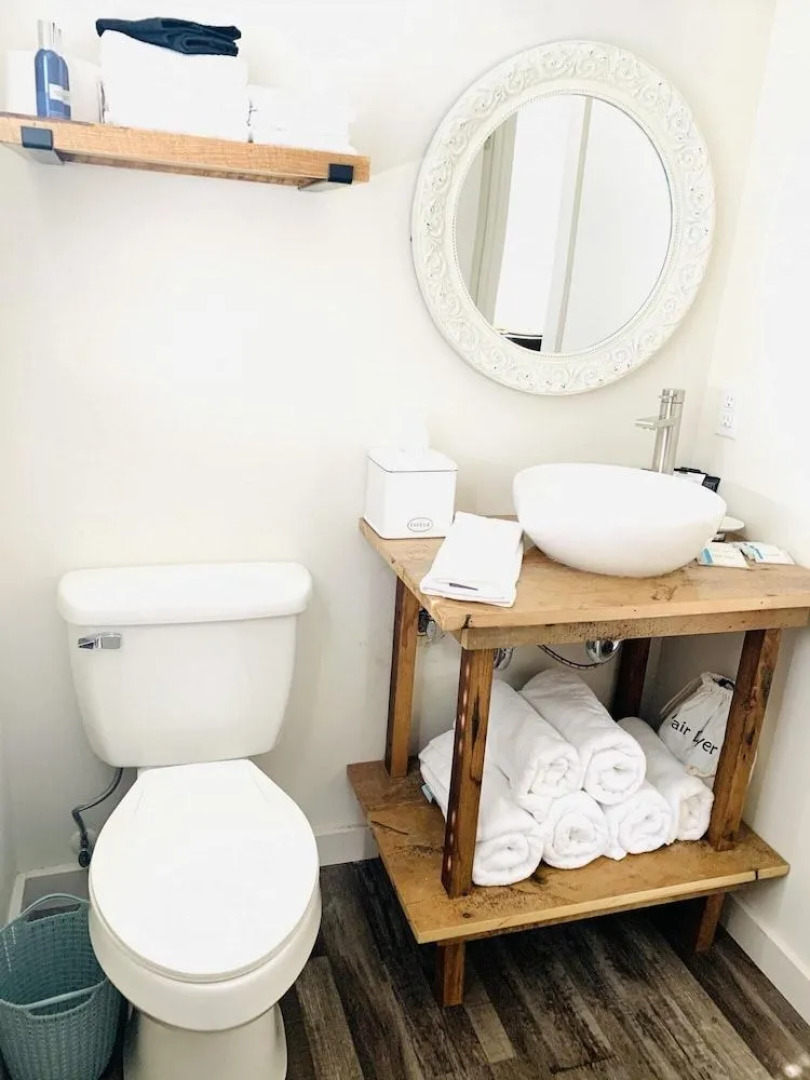 Greeter Falls Lodge 6