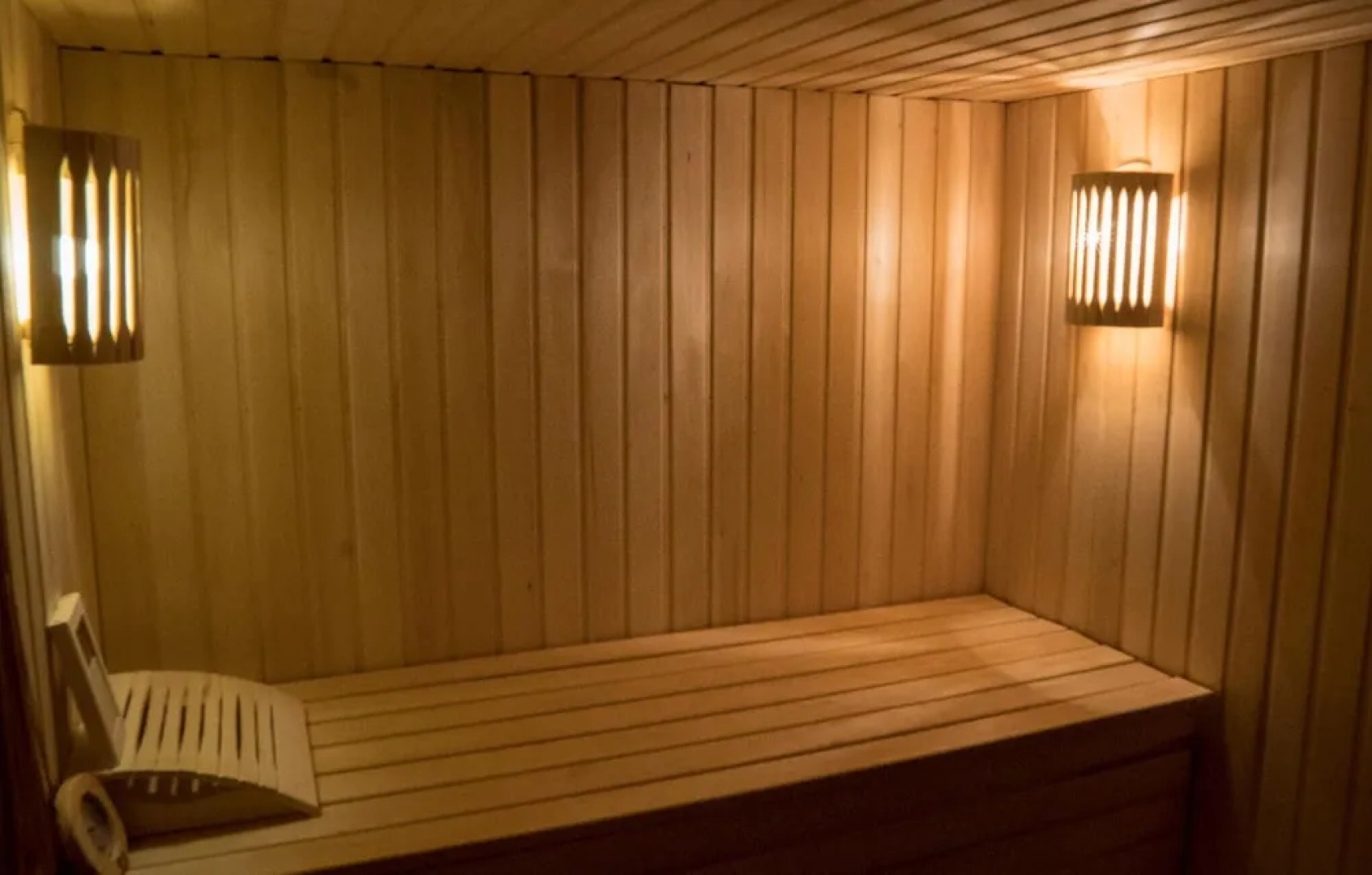 Nice home in Herceg Novi w/ Outdoor swimming pool, Sauna and 4 Bedrooms