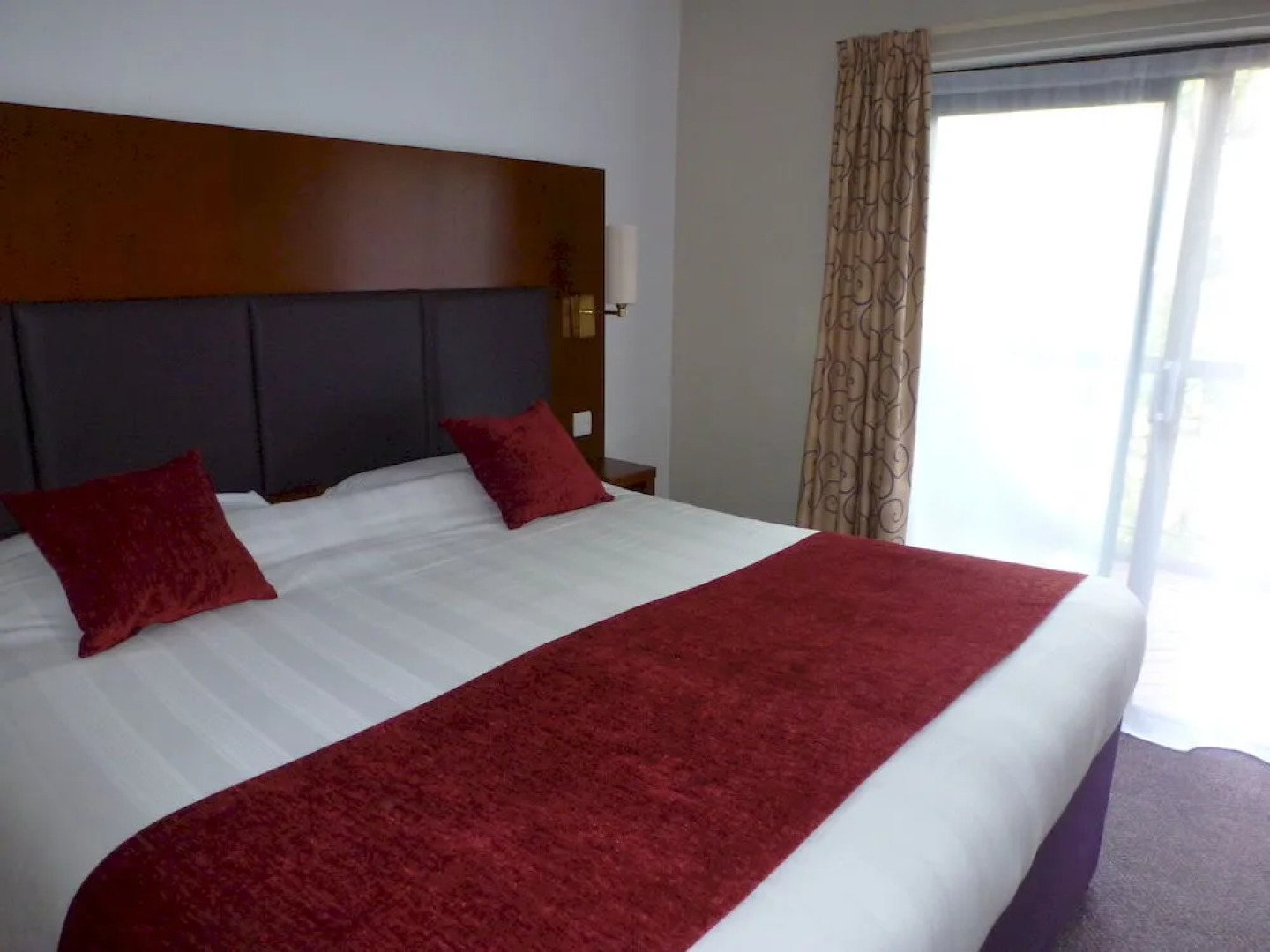 Cross Roads By Greene King Inns