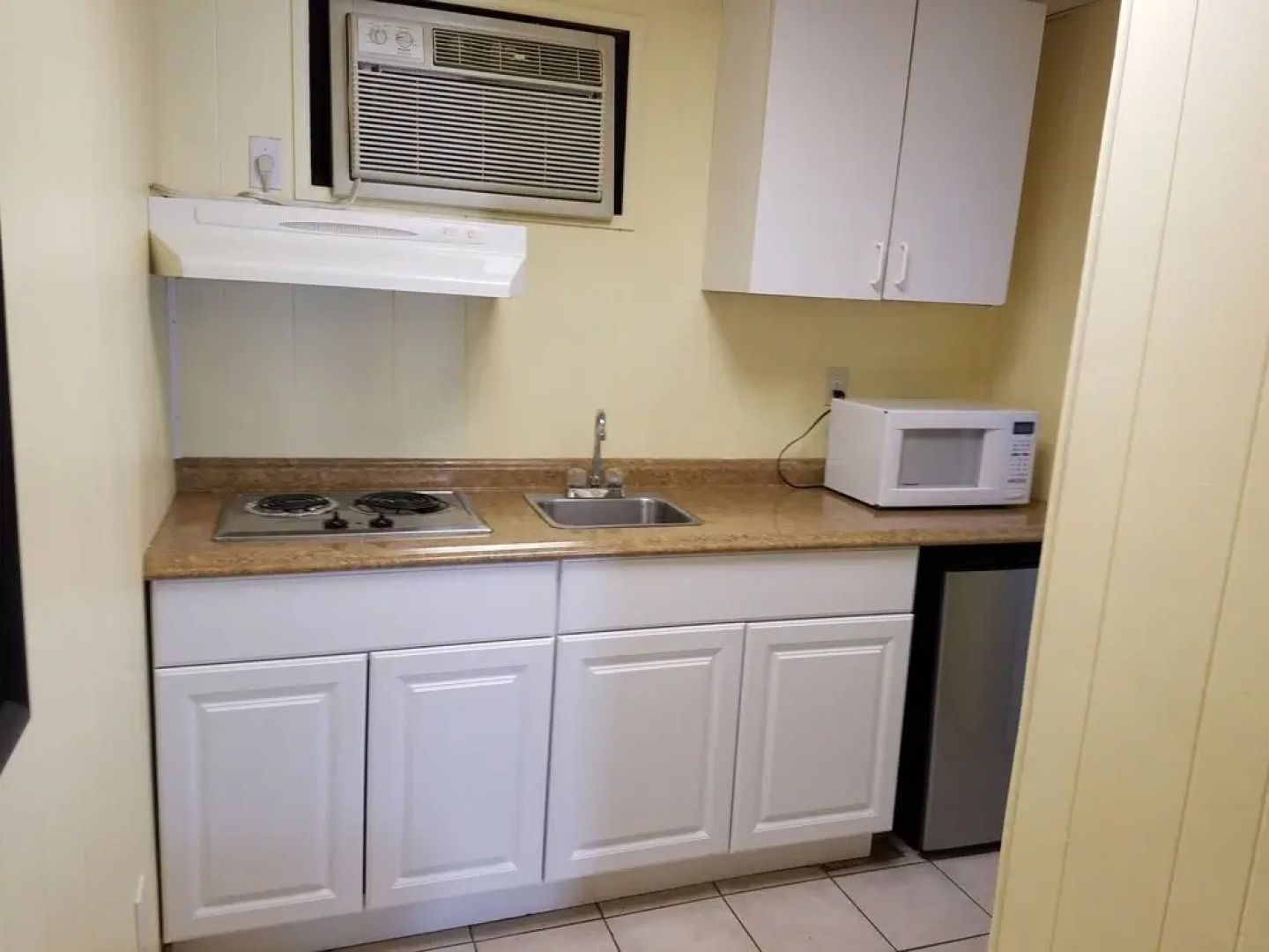 The Amethyst Beach Motel