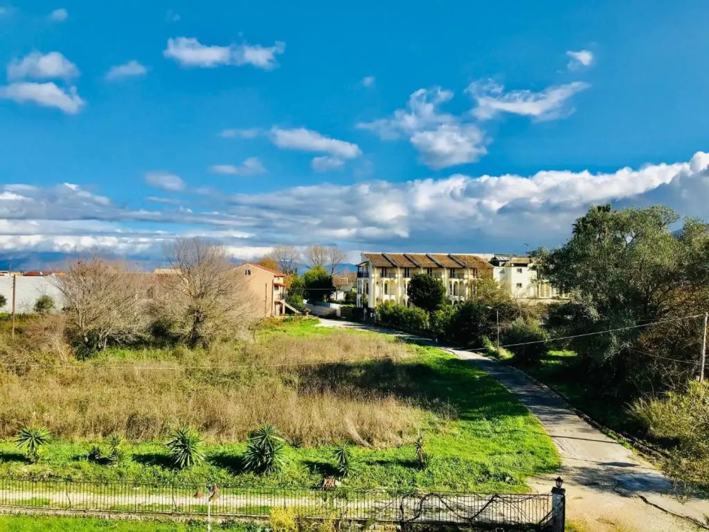 Room-studio in Banos Apartments With sha