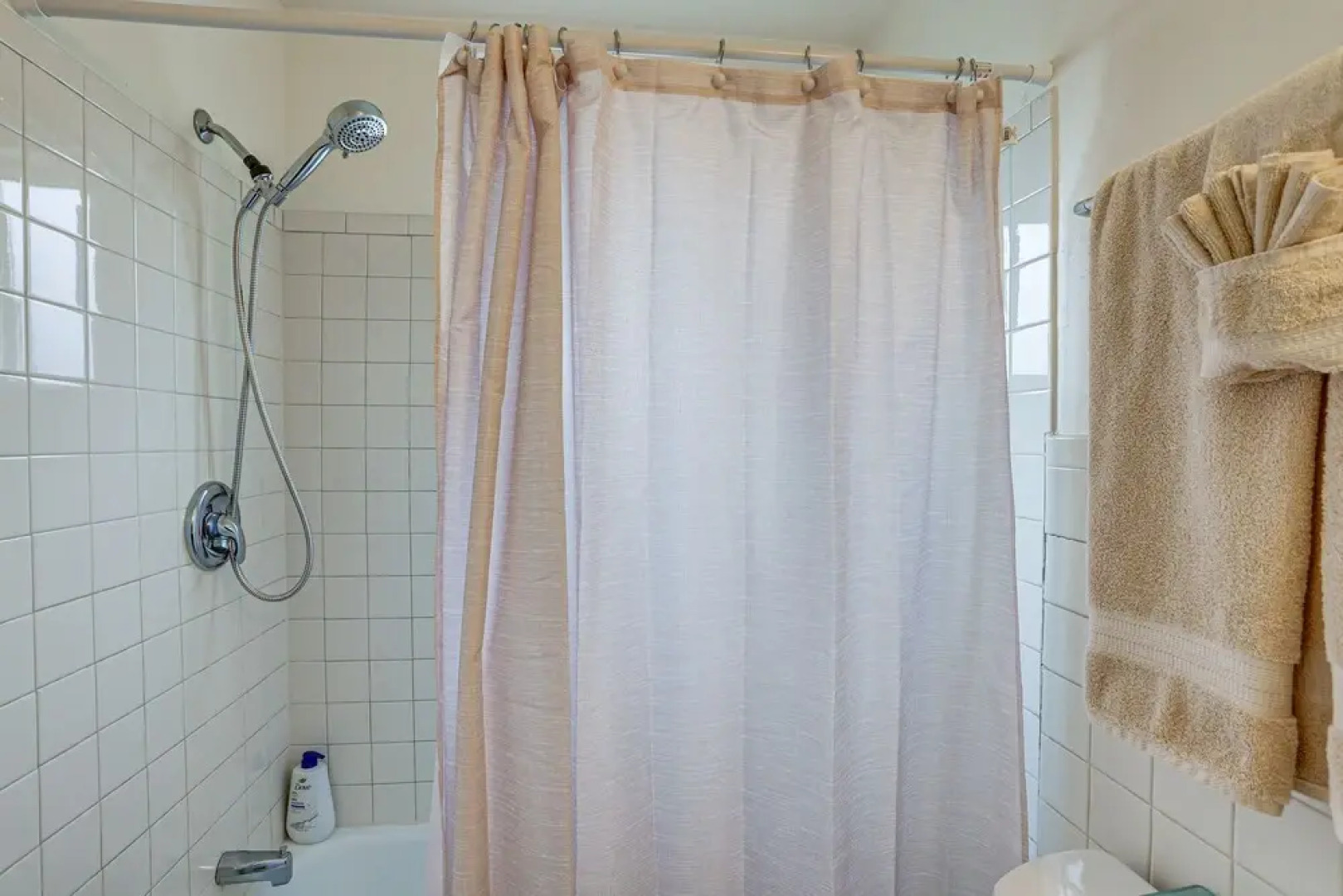 Farmington Family House: 4 Mi to Lake!