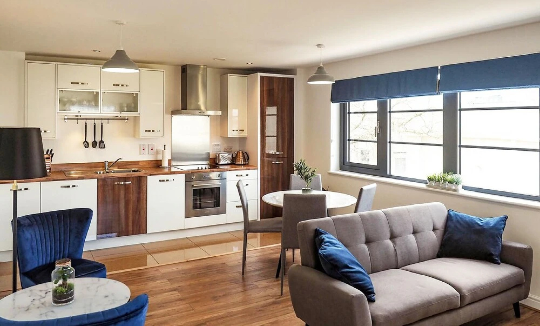 Continental Apartments at Wallis Square with Parking, WiFi & Netflix