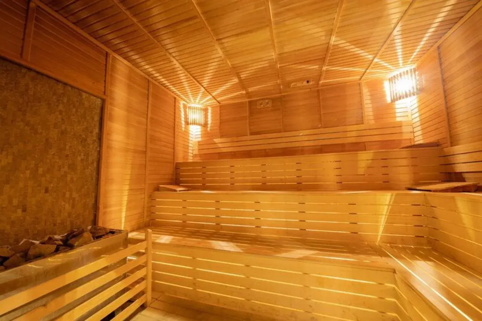 The Norm Collection Door'a