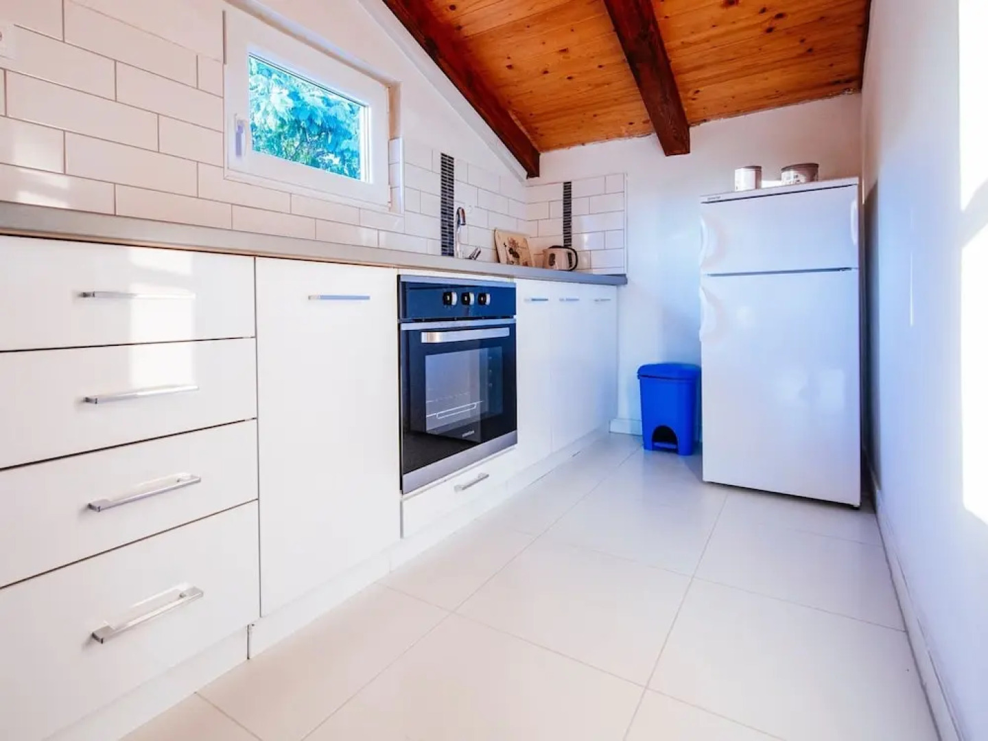 Lovely Holiday Home With Private Pool, Home Gym, Traditional Tavern, Stone BBQ